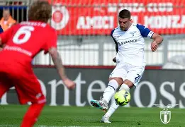 转会期突围战来临，拉齐奥围绕欧联临场应变，管理层满意，临场指挥获称赞的简单介绍