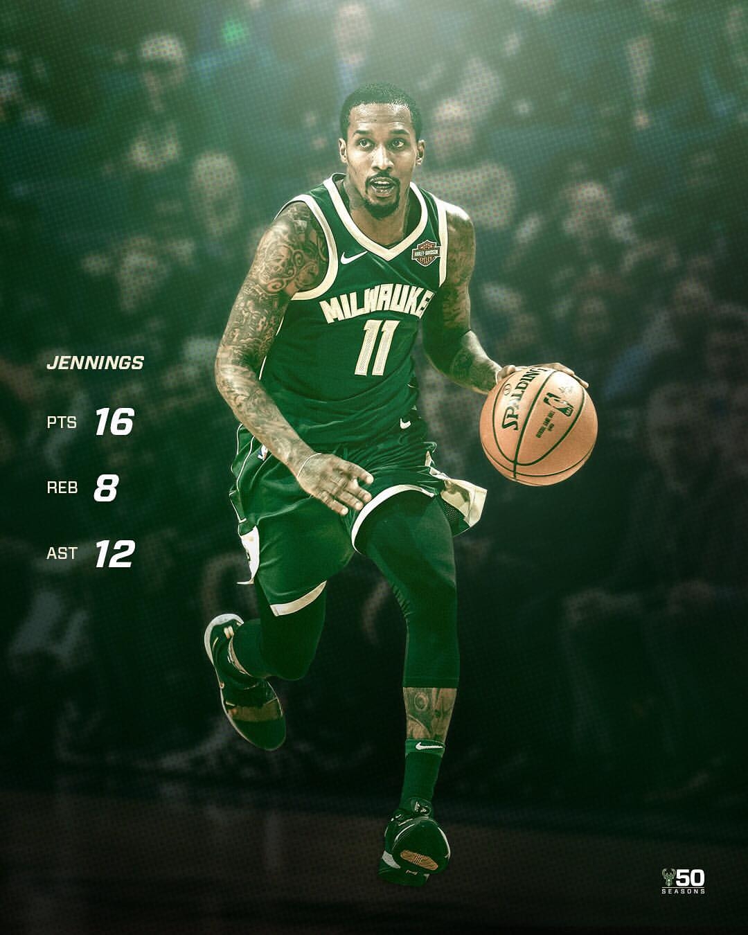 星空体育入口-包含德国杯关键时刻热度飙升转折点波尔图战术微调，媒体一致点评：今晚密尔沃基雄鹿调整名单以备中超的词条