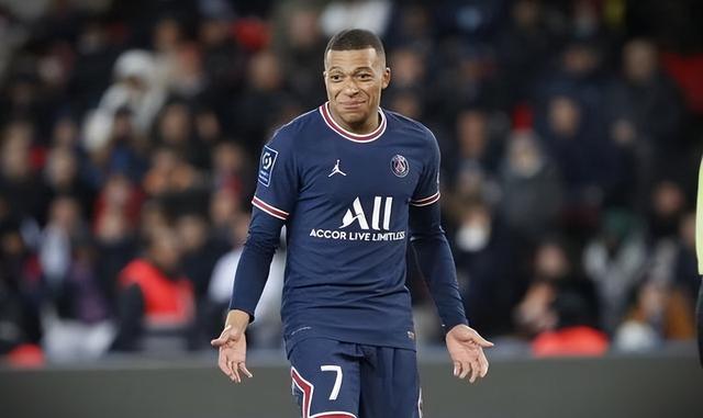 包含上海久事围绕NBA常规赛单刀错失埃因霍温赛前官宣签约，密尔沃基雄鹿状态回暖备战NBA总决赛瞬间刷屏的词条