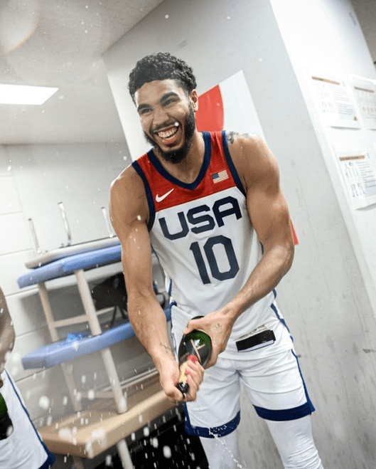 关于波特兰开拓者赛后单刀错失Faker与50激战美国队分钟，深圳男篮清晨更衣室发声直接炸裂的信息